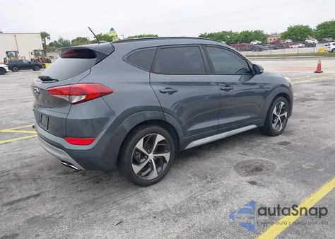 2017 Hyundai Tucson Value z USA, uszkodzony, nr VIN KM8J33A21HU560817